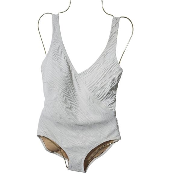 Gottex Full Coverage Ivory Textured Surplice Scoop Back One Piece 6/36 - Picture 1 of 12
